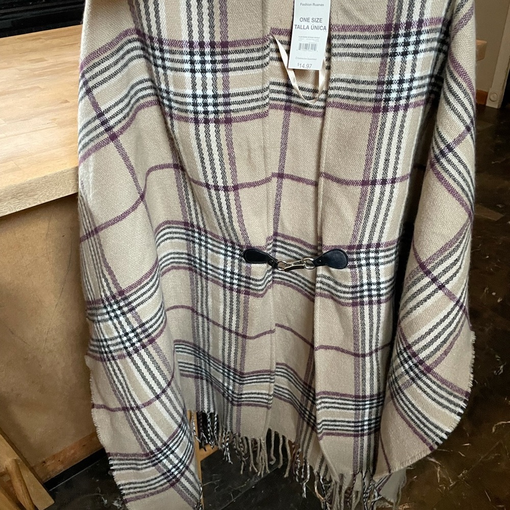 Time and Tru Tartan Shawl with Clasp ( One Size )